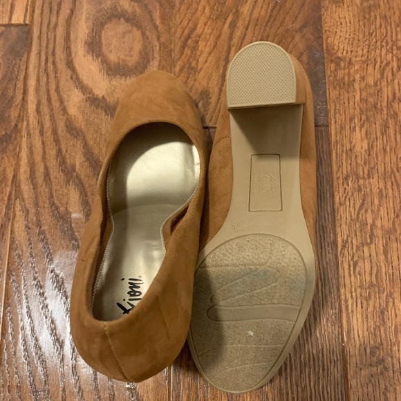 Shoes - Picture 3 of 3